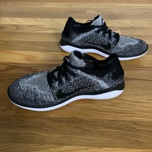 Nike Free RN Sneakers Flyknit Size 8 1/2